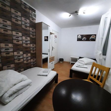 Lorf Hostel&Coffee Красков Екстериор снимка